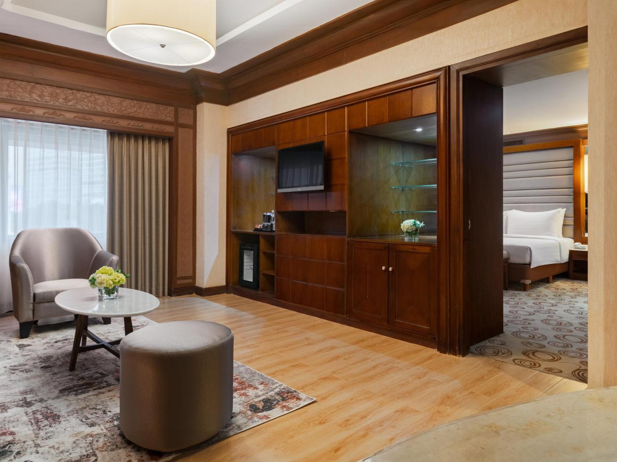 Grand Executive Suite,1698954419:JPEG